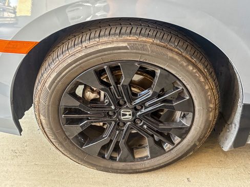 Used 2025 Honda Odyssey Sport-L image 11