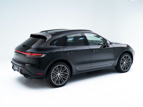 Certified 2026 Porsche Macan Turbo AWD/4WD image 9