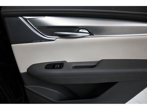 Used 2024 Cadillac XT5 Premium Luxury FWD image 19
