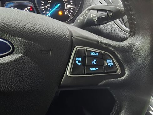 Used 2019 Ford Escape Titanium w/ U9j03 - Titanium Tow Package image 17