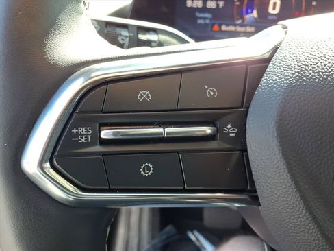 Used 2026 Chevrolet Traverse LT w/ Driver Confidence Package FWD image 19