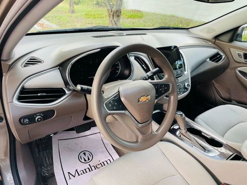 Used 2020 Chevrolet Malibu LT image 11