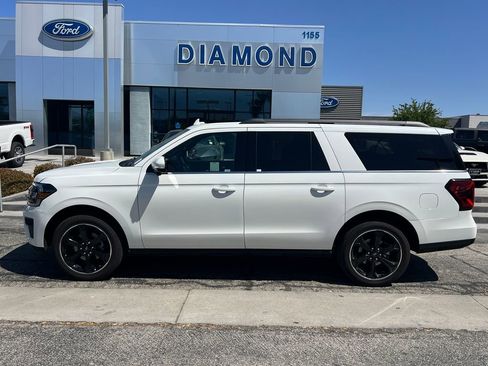 Used 2024 Ford Expedition Max Limited AWD/4WD image 3