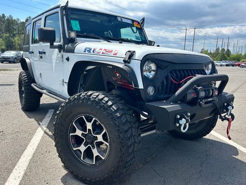 Used 2015 Jeep Wrangler Unlimited Rubicon w/ Connectivity Group AWD/4WD image 1