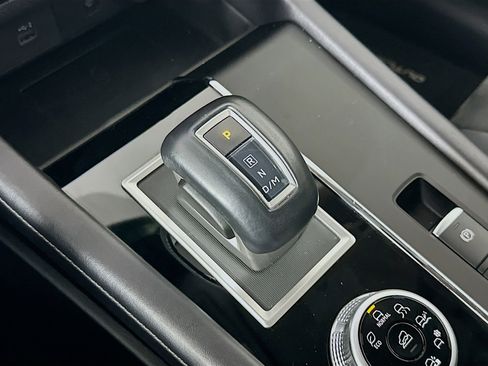 Used 2024 Mitsubishi Outlander SE image 25