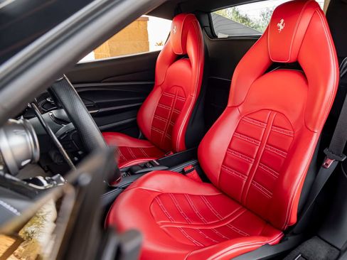 Used 2022 Ferrari F8 Tributo RWD image 17