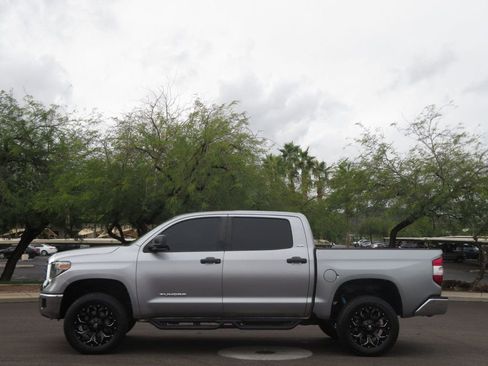 Used 2018 Toyota Tundra SR5 image 2