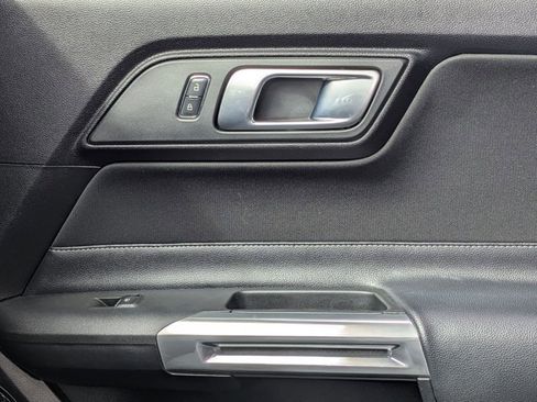 Used 2018 Ford Mustang Coupe image 15