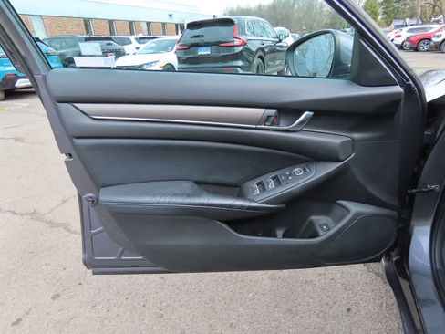 Used 2018 Honda Accord LX image 15