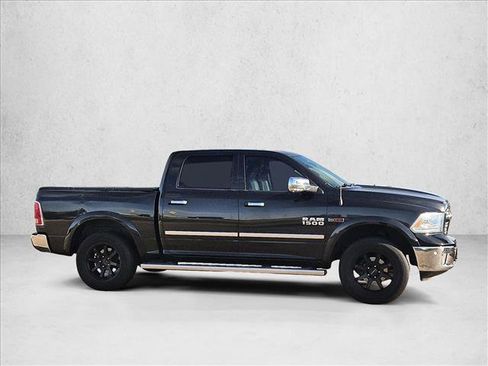 Used 2018 RAM 1500 Laramie w/ Convenience Group AWD/4WD image 4