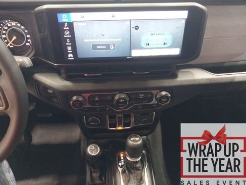 Used 2024 Jeep Wrangler Sport S image 19