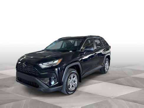 Used 2025 Toyota RAV4 LE AWD/4WD image 4