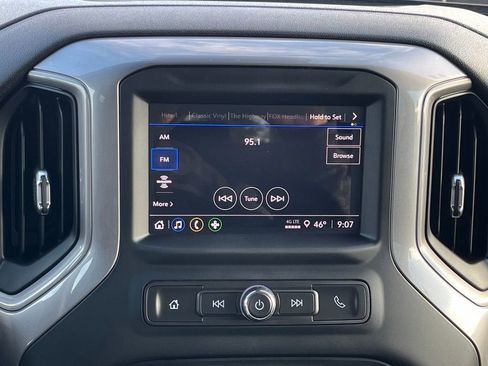 Used 2022 Chevrolet Silverado 1500 Custom image 23