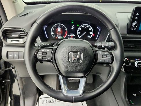 Used 2023 Honda Pilot Touring image 14