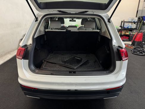Used 2020 Volkswagen Tiguan SE w/ Panoramic Sunroof Package AWD/4WD image 6
