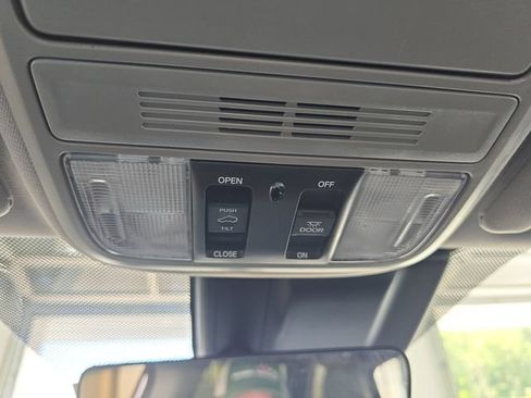 Used 2019 Honda Odyssey EX-L image 23