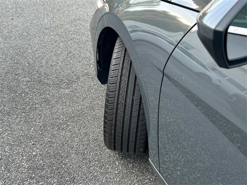 Certified 2025 Hyundai Elantra SEL image 10