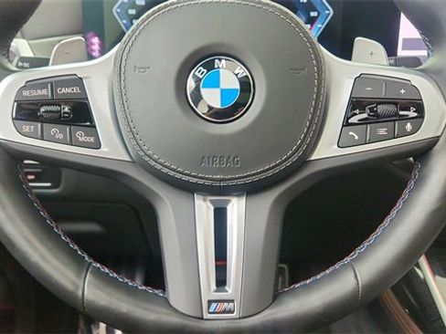 Used 2025 BMW X7 M60i image 46