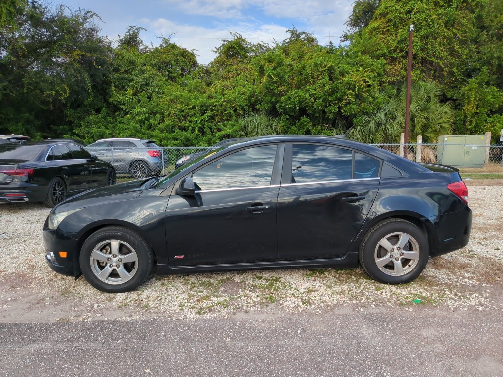 Used 2012 Chevrolet Cruze LT w/ RS Package FWD image 4