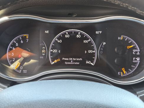 Used 2018 Jeep Grand Cherokee Altitude RWD image 19