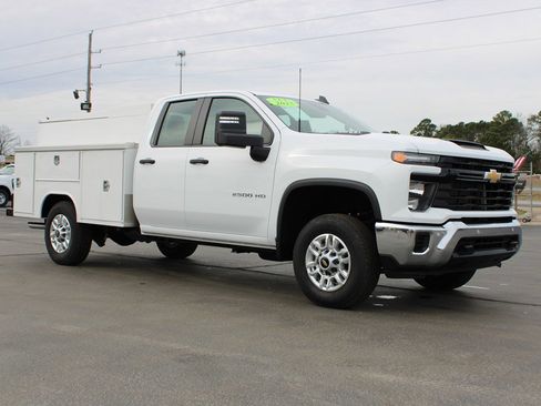 Used 2025 Chevrolet Silverado 2500 W/T w/ WT/CX Safety Package image 3