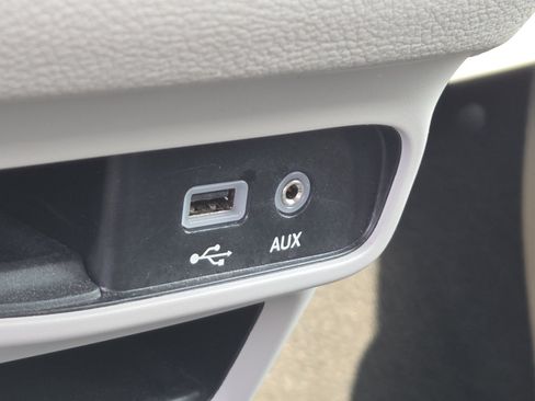 Used 2020 Chrysler Pacifica Limited FWD image 10