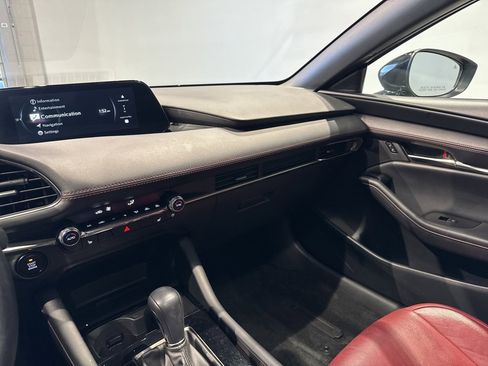Used 2024 MAZDA MAZDA3 s image 12