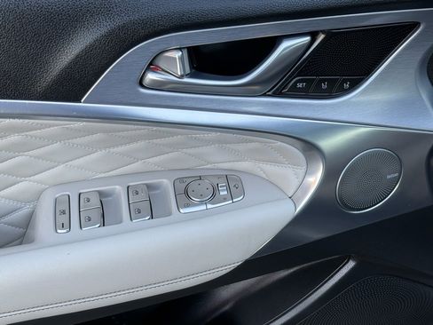 Used 2020 Genesis G70 2.0T w/ Prestige Package image 17