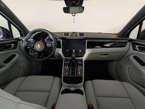 New 2026 Porsche Macan image 20