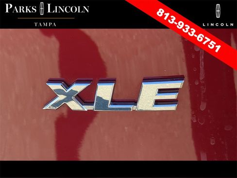 Used 2021 Toyota RAV4 XLE Premium image 10