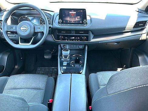 Used 2024 Nissan Rogue SV FWD image 20