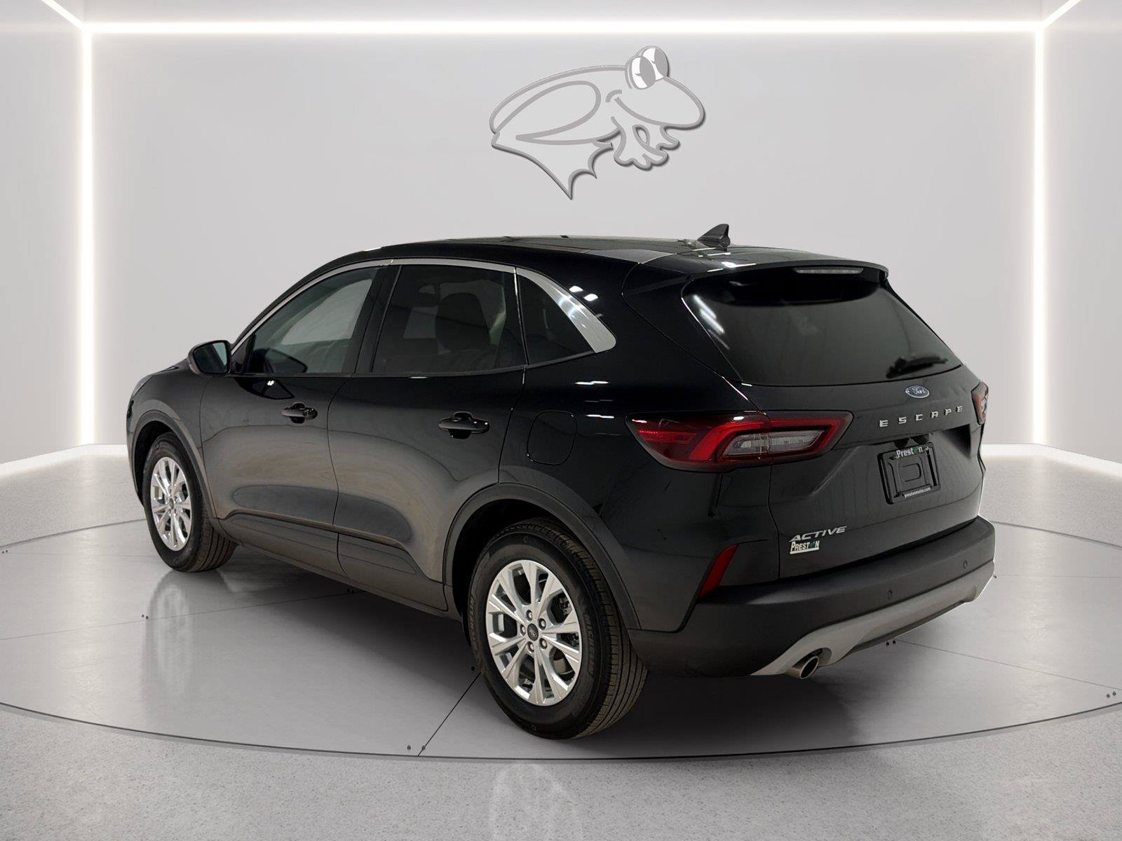 Used 2023 Ford Escape Active w/ Tech Pack #1 FWD image 3