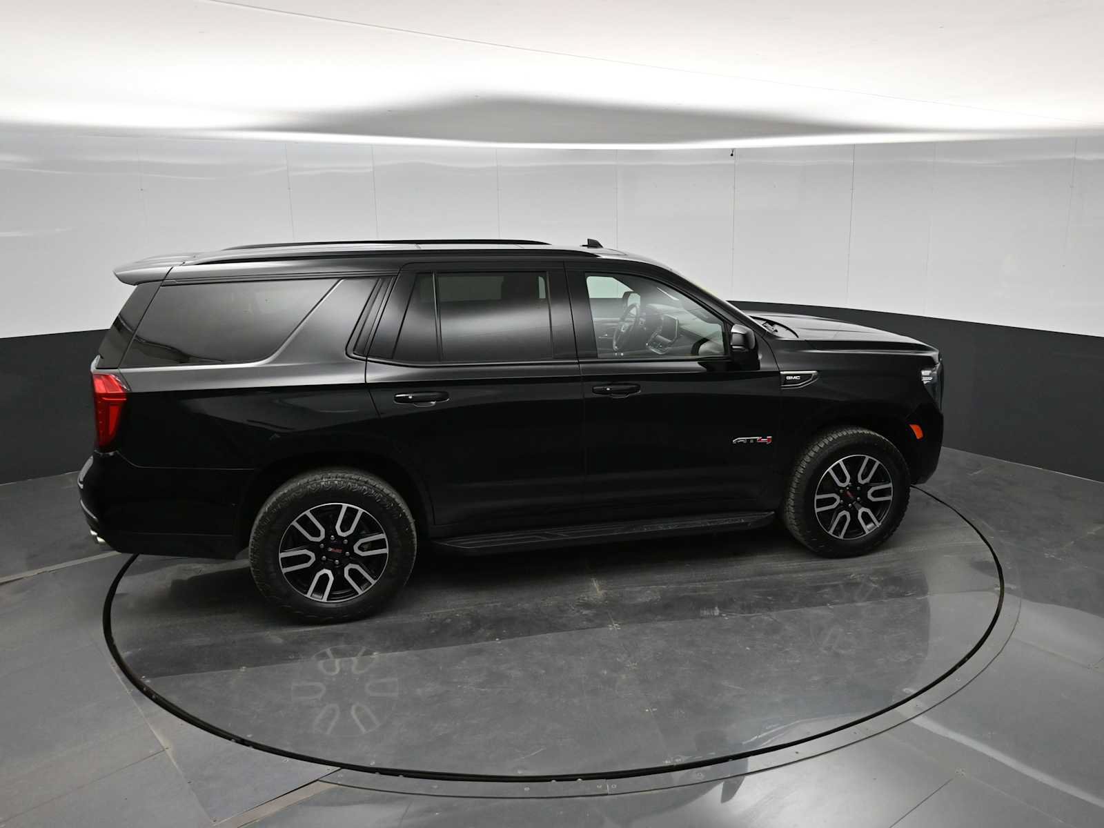 Used 2024 GMC Yukon AT4 AWD/4WD image 31