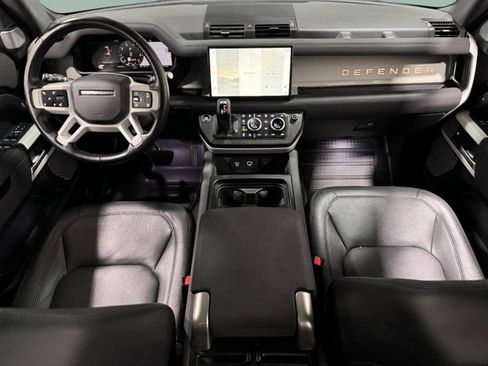 Used 2023 Land Rover Defender 130 SE image 10