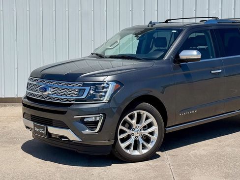 Used 2019 Ford Expedition Platinum AWD/4WD image 2