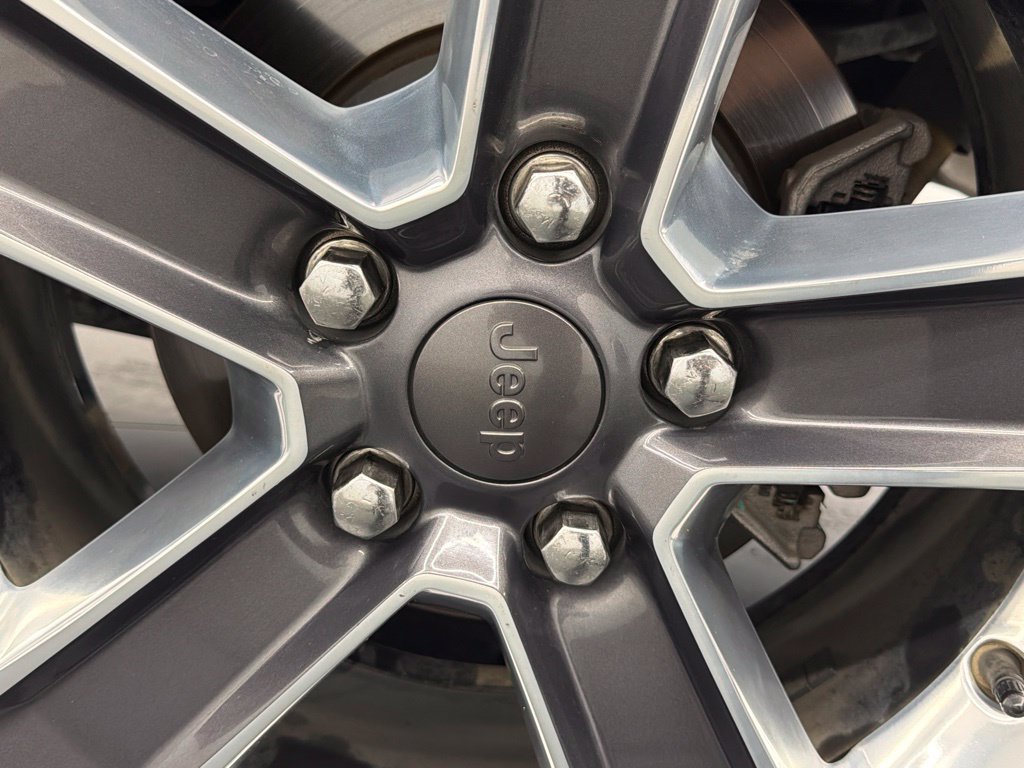 Used 2019 Jeep Wrangler Unlimited Sahara AWD/4WD image 17