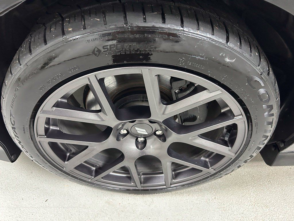 Used 2018 Dodge Charger R/T RWD image 9