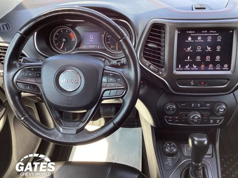 Used 2019 Jeep Cherokee Trailhawk w/ Cold Weather Group AWD/4WD image 13