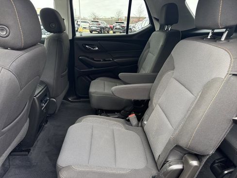 Used 2021 Chevrolet Traverse LT image 6