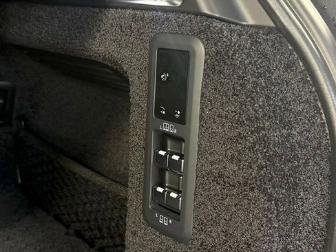 New 2025 Land Rover Range Rover Long Wheelbase SE image 20