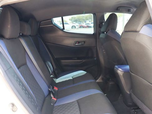 Used 2020 Toyota C-HR XLE FWD image 27