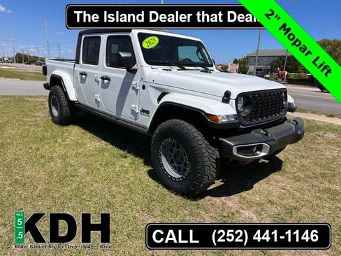 New 2025 Jeep Gladiator Sport AWD/4WD image 1