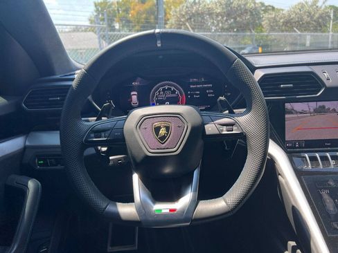 Used 2021 Lamborghini Urus AWD/4WD image 19