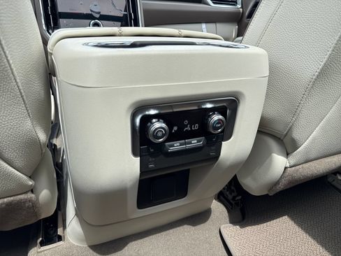 New 2026 GMC Yukon XL Denali w/ Sun & Power Step Package AWD/4WD image 20