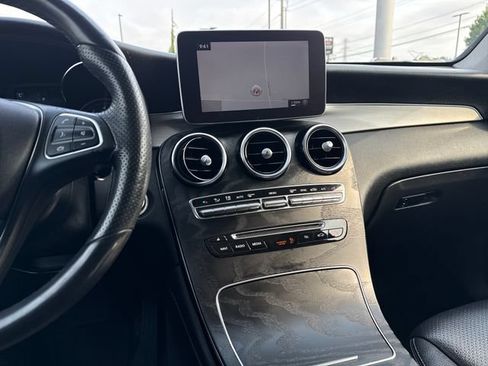 Used 2019 Mercedes-Benz GLC 300 4MATIC image 19
