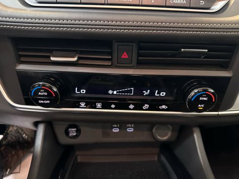 Certified 2025 Nissan Rogue SV image 22