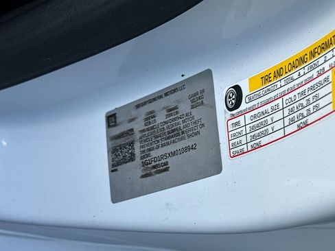 Used 2021 Chevrolet Camaro LT image 18