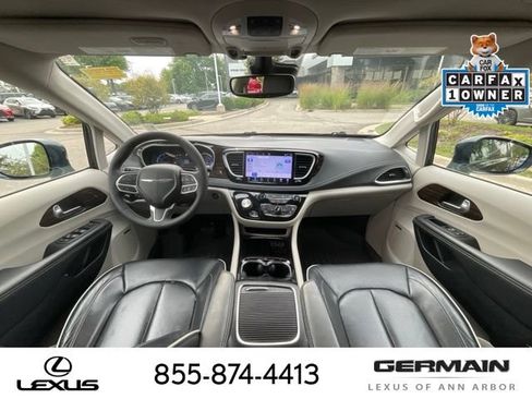 Used 2022 Chrysler Pacifica Limited FWD image 14