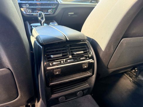 Used 2019 BMW 530i xDrive w/ M Sport Package image 15