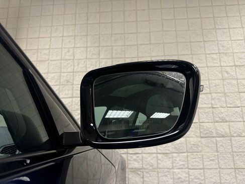 Used 2021 BMW M550i xDrive w/ Executive Package image 35